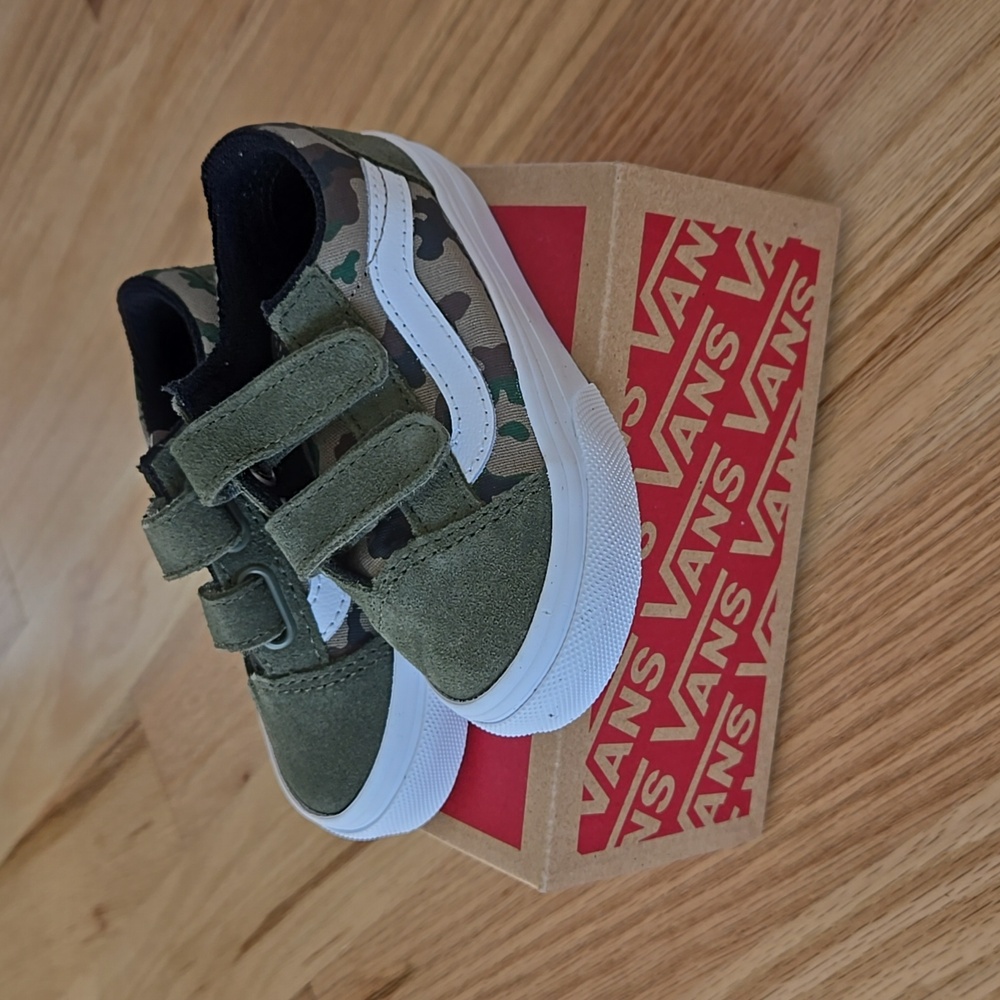 Vans Old Skool V Toddler Size 6 Camo Sneakers